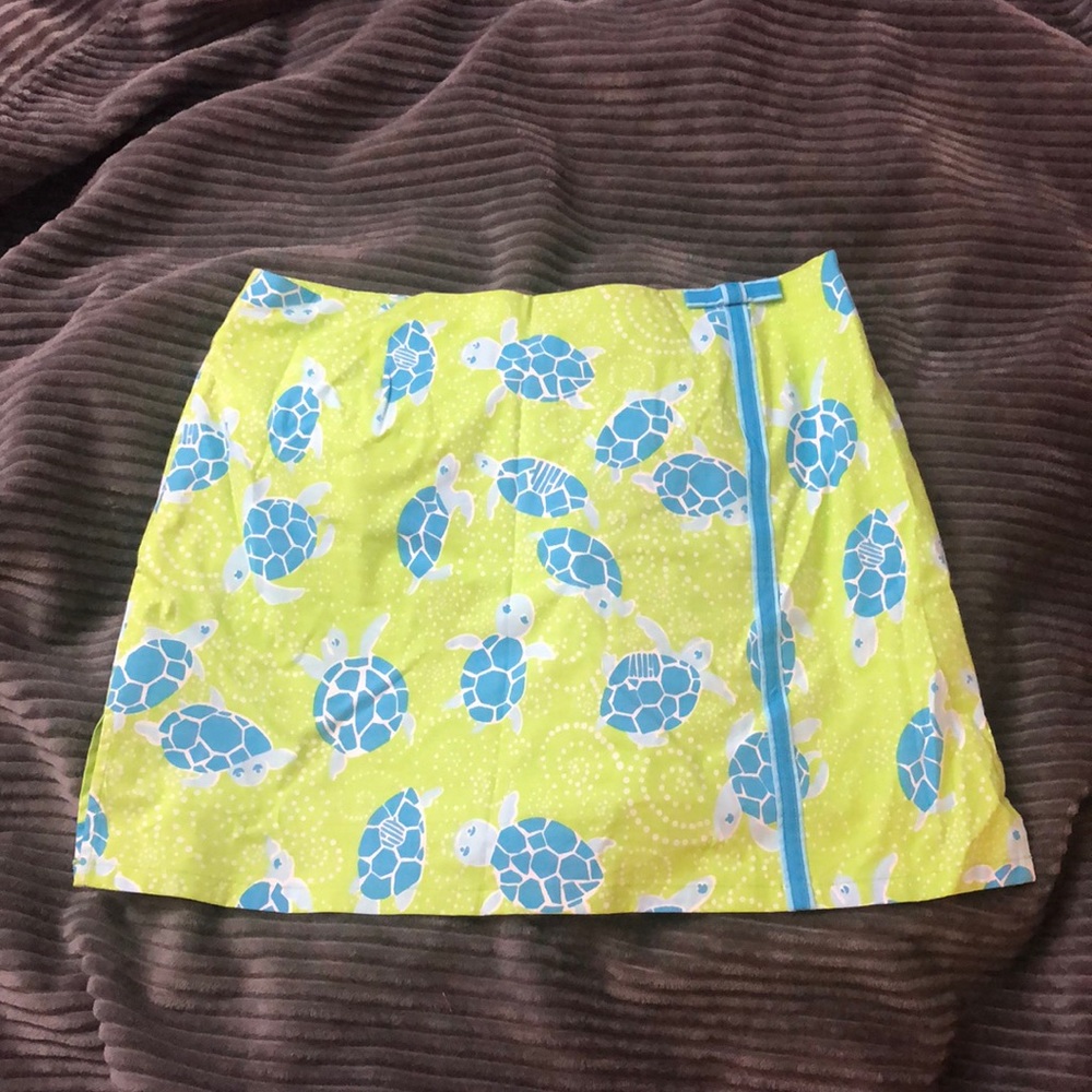 Lily Pulitzer skirt with shorts green with blue turtles